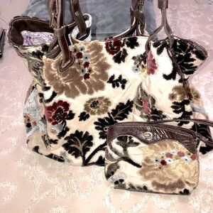 GORGEOUS 🌺LARGE & SMALL🌺BRAND NEW🌸Glenda Giles Absolutely